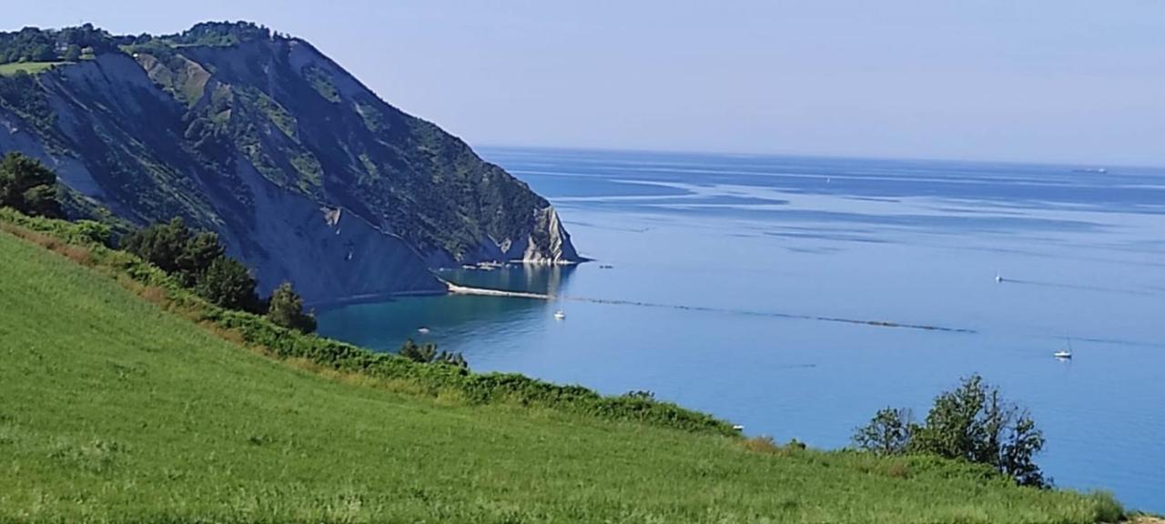 Accanto Alle Mura Rooms & Relax Spa Sirolo Exterior foto